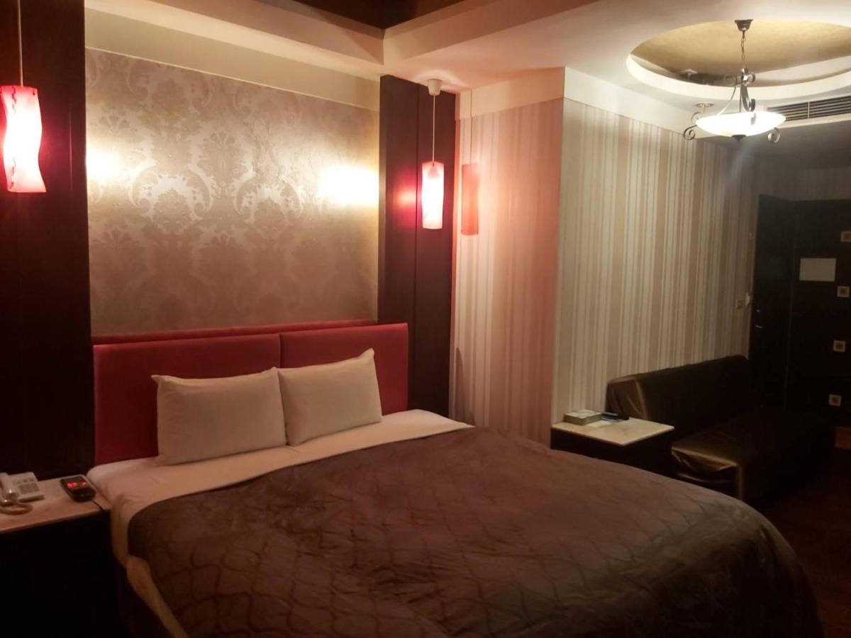 Chateau Motel Kaohsiung Exterior photo